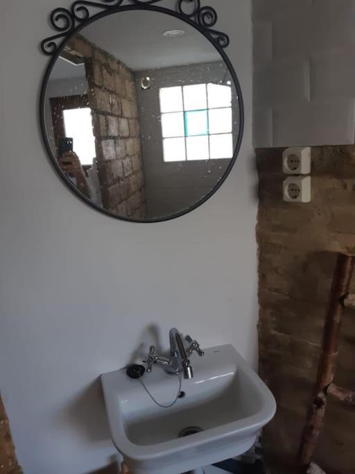 Precioso Con A/a En Ruzafa Con Terracita Privada Y Acceso A Un Jardin, 2-3 Personas Valenza